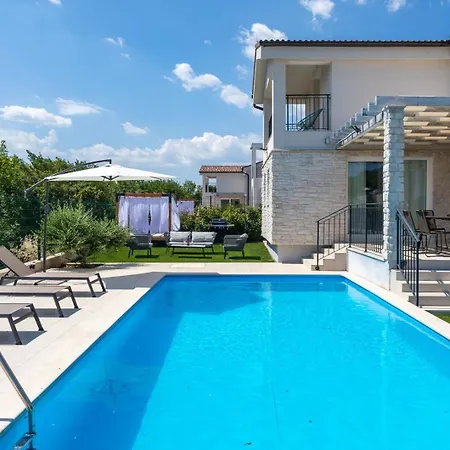 Diminici Villas