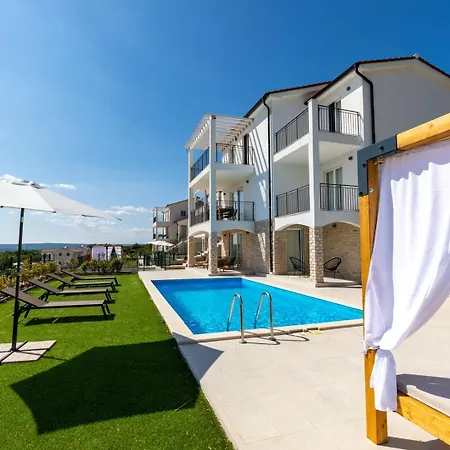 Diminici Villas ヴィラ *