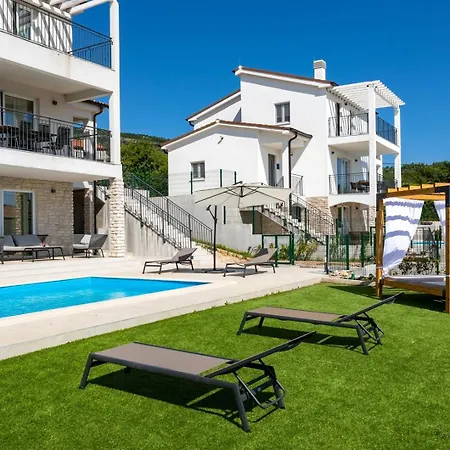 Villa Diminici Villas *