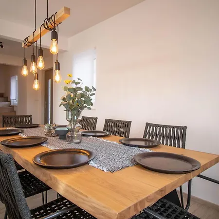 Villa Diminici Villas *