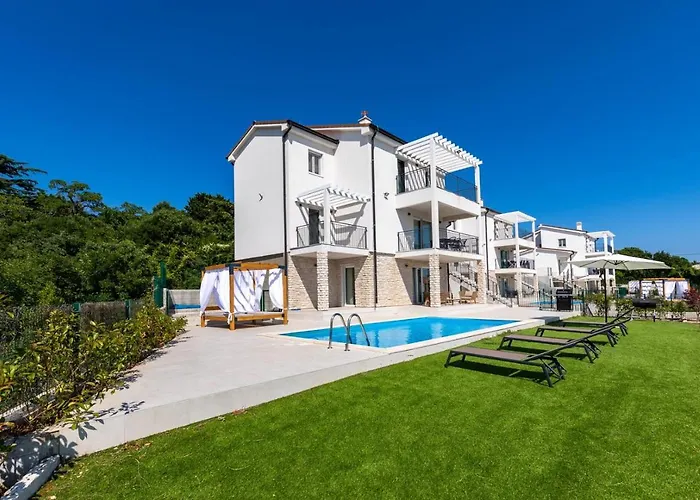 Villa Diminici Villas *