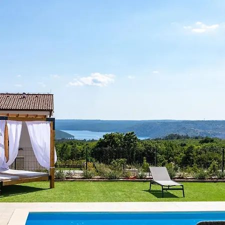 Diminici Villas *